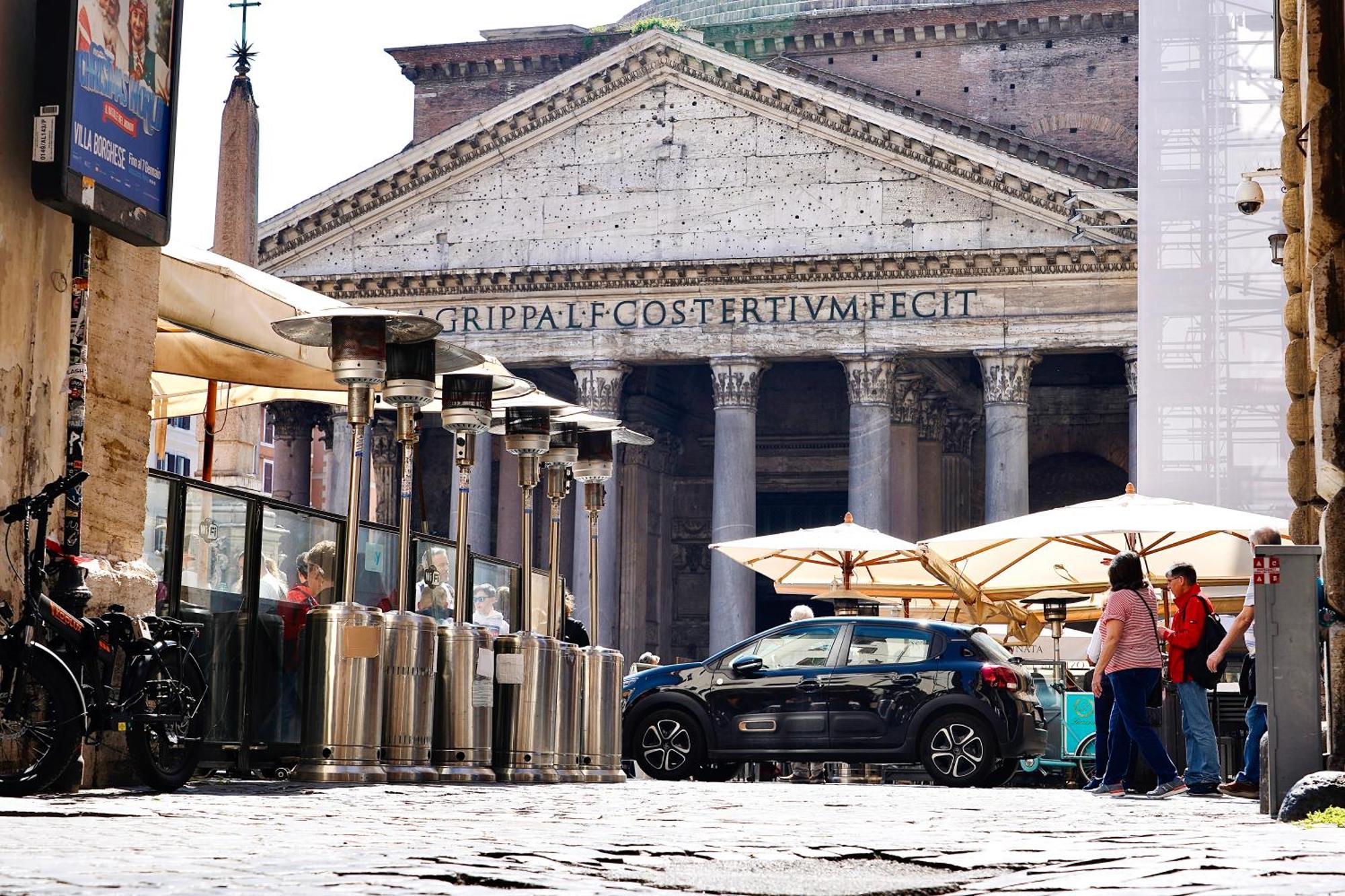 77 Scalini - Pantheon - Rome